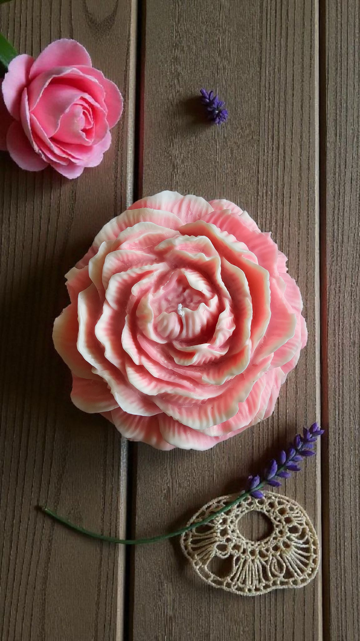 Rosélia Şakayık Çiçek Mumu - Büyük Mum