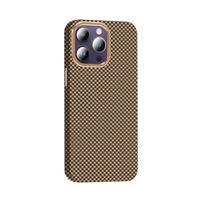 Apple iPhone 14 Pro Max Kılıf M-safe Şarj Özellikli Karbon Fiber Görünümlü Zore Gros Kapak Gold-Siyah