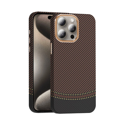 Apple iPhone 15 Pro Kılıf M-safe Şarj Özellikli Karbon Fiber Görünümlü Zore Gros Kapak Gold-Siyah