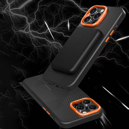 Apple iPhone 15 Pro Max Kılıf M-safe Şarj Özellikli Karbon Fiber Görünümlü Zore Kamp Kapak Turuncu