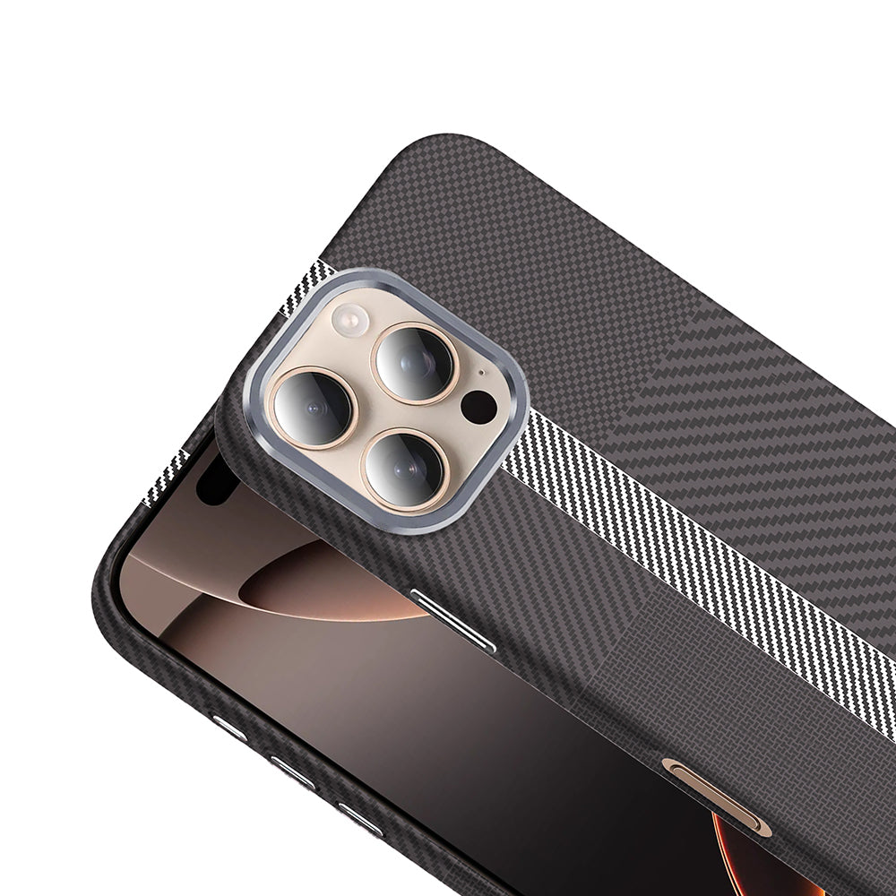 Apple iPhone 16 Pro Kılıf M-safe Şarj Özellikli Karbon Fiber Görünümlü Zore Gros Kapak Gold-Siyah