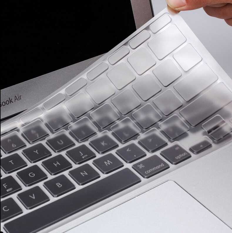 Apple Macbook Pro 16.2 2023 A2780 Zore Klavye Koruyucu Şeffaf Silikon Ped