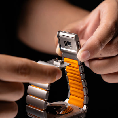 Apple Watch 42mm Zore KRD-149 Titanyum Silikon Kordon Siyah-Turuncu