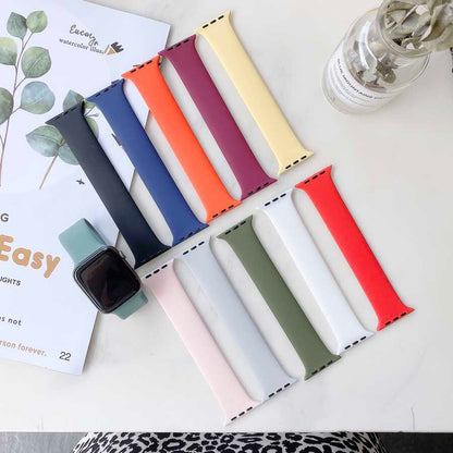 Apple Watch 44mm KRD-31 Solo Loop Medium Kordon Pembe