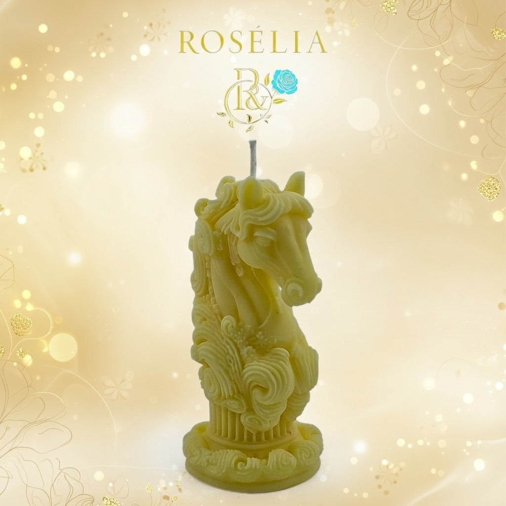 Işığın ve Özgürlüğün Buluştuğu At Figürü Dekoratif Mum | Rosélia