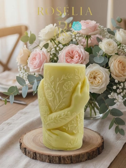 Sonsuz Kucaklaşma Çiçek Detaylı Valentine Collection Dekoratif Mum - Sevgililer Günü | Rosélia