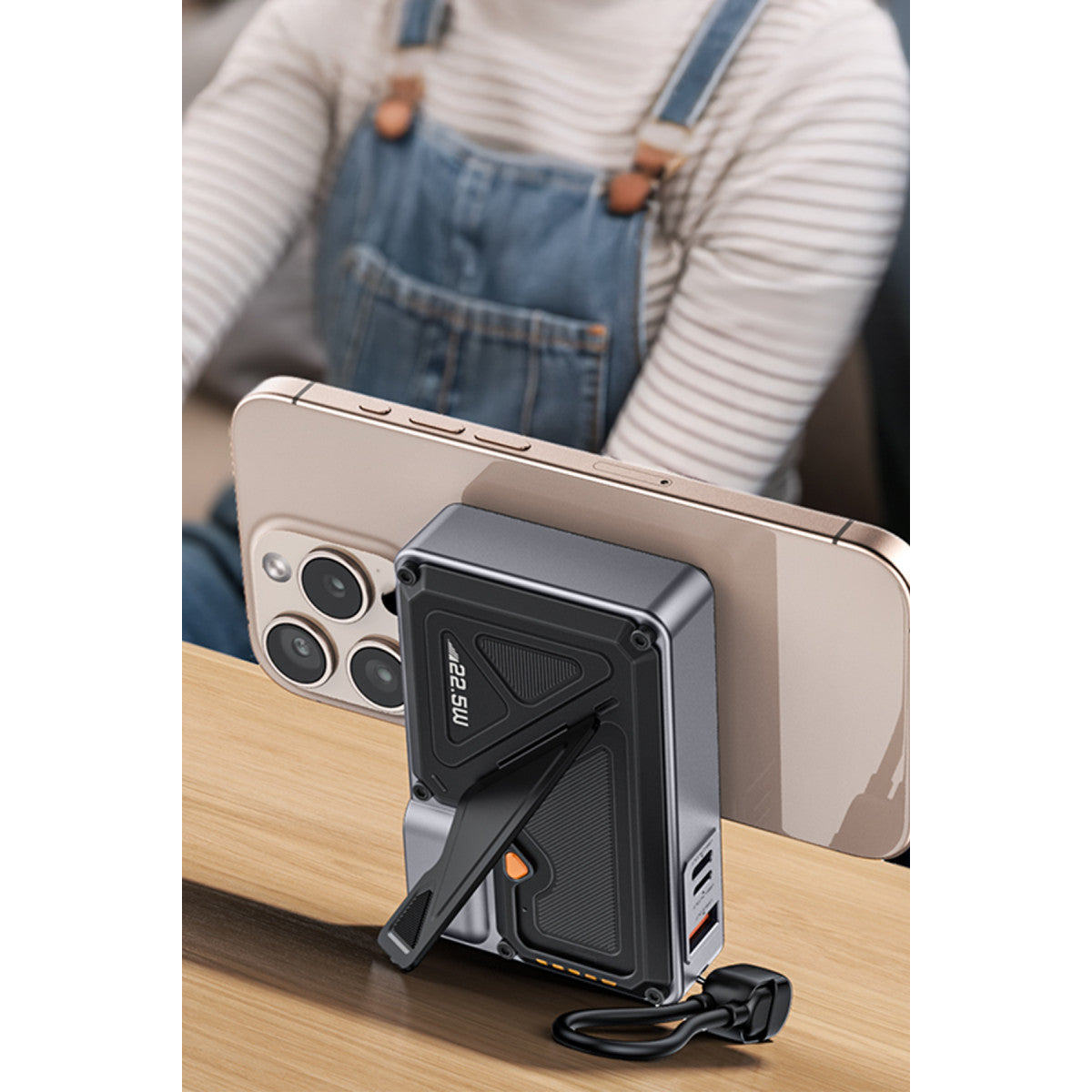 Yesido YP89 Akım Korumalı ve Stantlı 10.000 mAh 5in1 22.5W PD ve 15W Kablosuz Hızlı Şarj Destekli Magsafe Powerbank